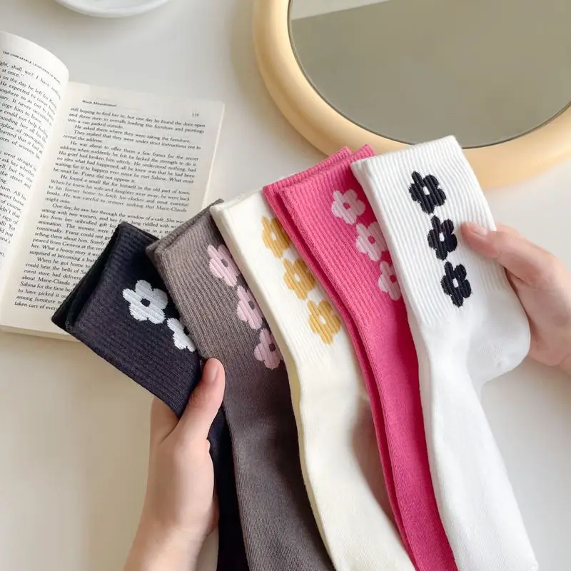 Veľkoobchod Najnovšie kórejský Hyun Ya Feng Malé Kvetinové Stredné Trubice Ponožky, Doplnky, Módne pánske a dámske Pár Ponožky Manufactur - 0